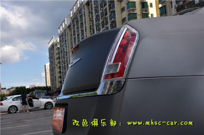 克萊斯勒300C全車貼膜改色深圳膜幻色彩改色實體店