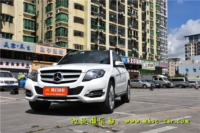奔馳GLK車漆改顏色全車貼膜改色施工韓國LG極光白