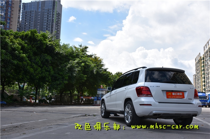 奔馳GLK車漆改顏色全車貼膜改色施工韓國LG極光白