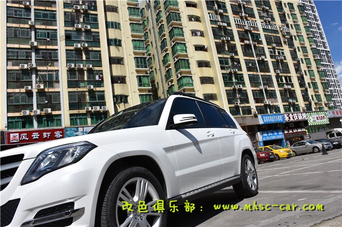 奔馳GLK車漆改顏色全車貼膜改色施工韓國LG極光白