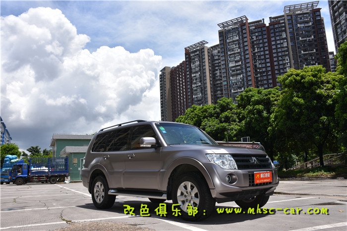 三菱帕杰羅貼膜改色深圳車衣裳膜幻色彩貼膜改色實(shí)體店出品
