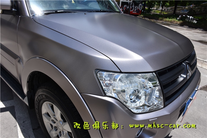 三菱帕杰羅貼膜改色深圳車衣裳膜幻色彩貼膜改色實(shí)體店出品