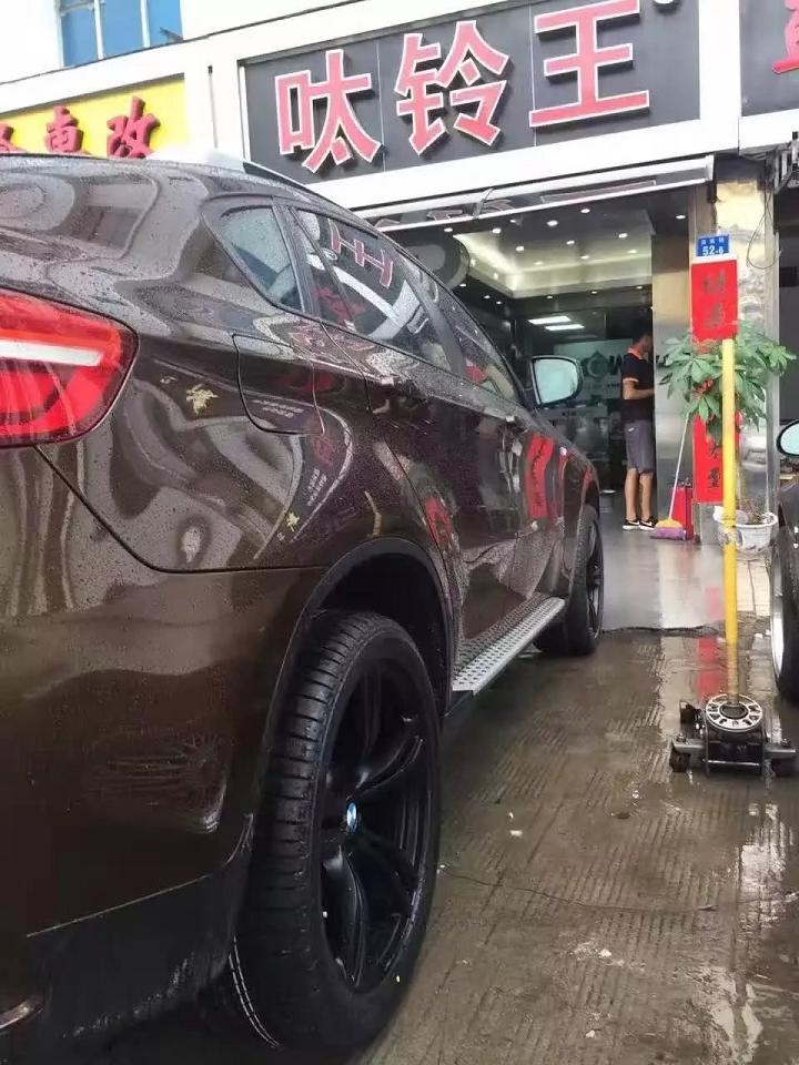 寶馬 X6 ，裝M5 鍛造 20寸！