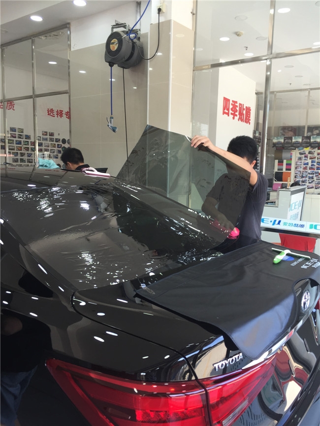 武漢龍膜豐田皇冠全車頂級(jí)膜施工 AVS70+暢悅15