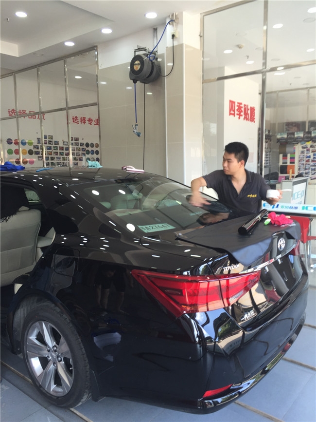 武漢龍膜豐田皇冠全車頂級(jí)膜施工 AVS70+暢悅15