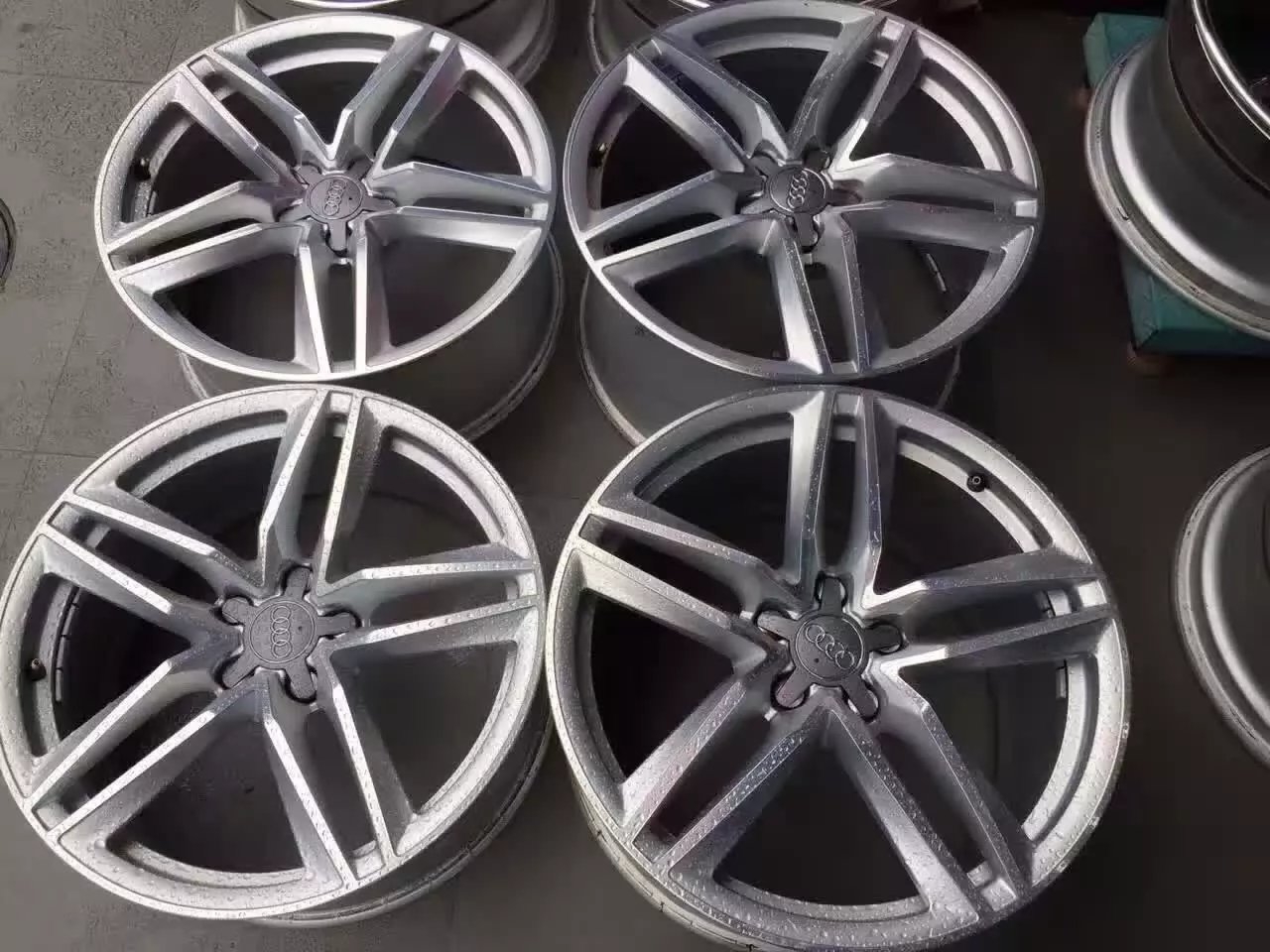 奧迪 R8 ，裝原裝 完工！