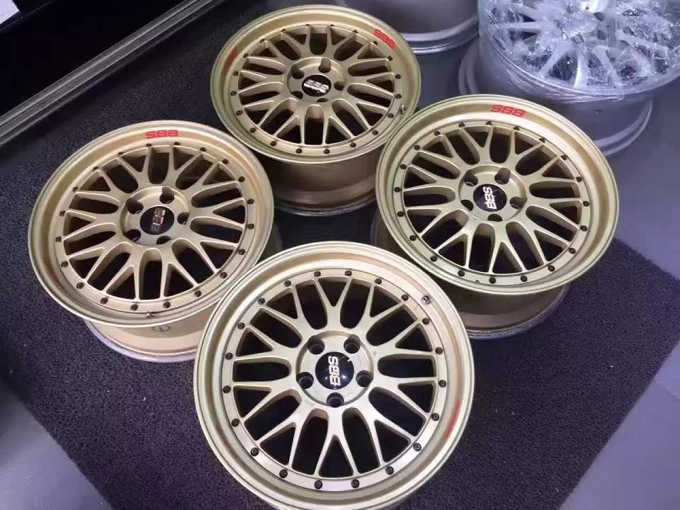 昨晚裝車效果:BBS 裝 奔馳