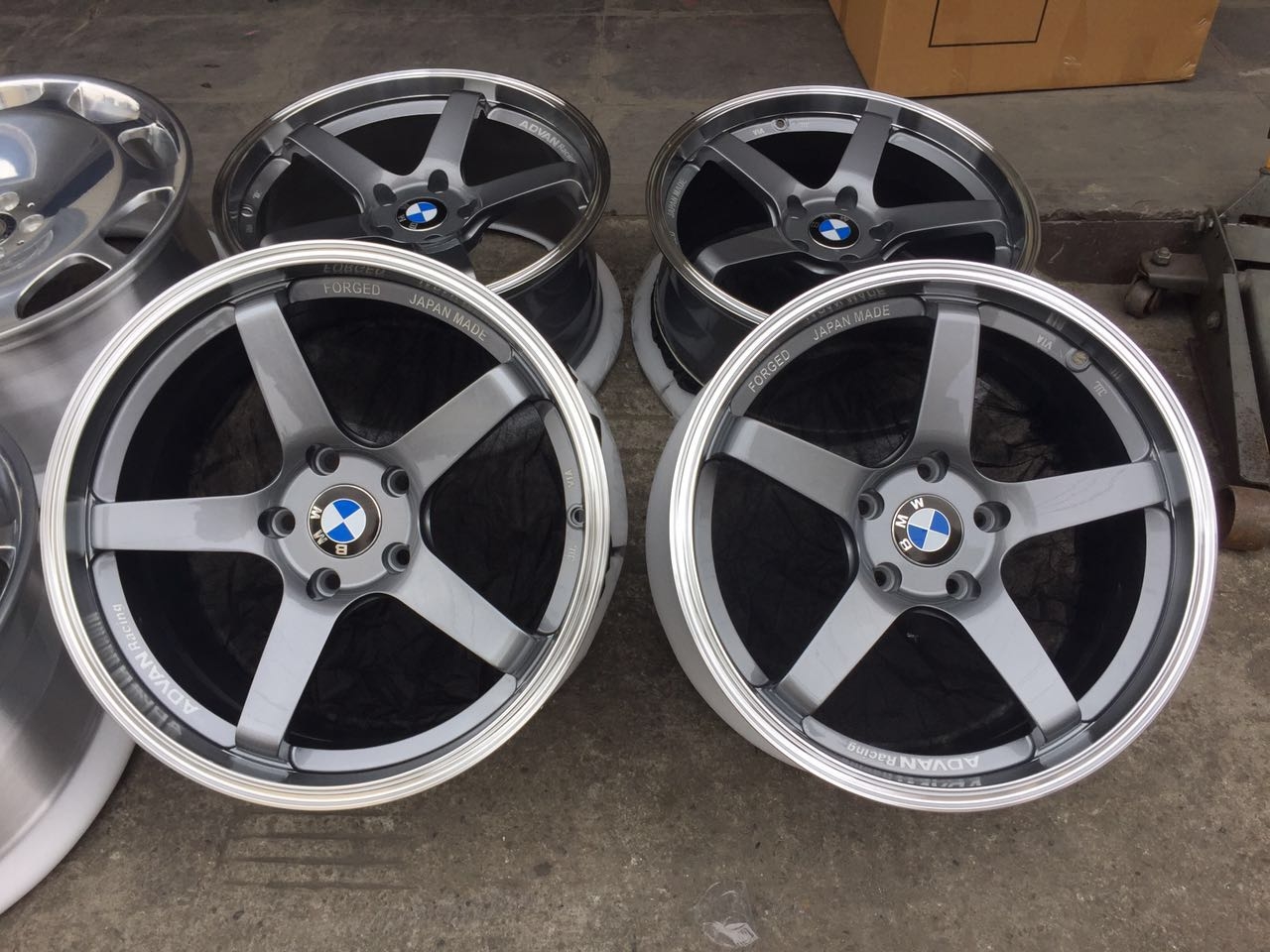寶馬328安裝18寸私人定制鍛造ADV GT輪轂