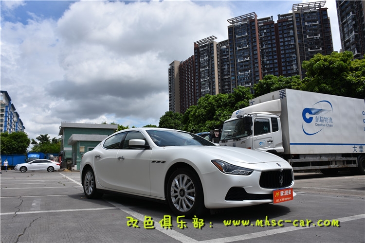 瑪莎拉蒂Ghibli車身貼膜改色施工德國PWF電光金屬白
