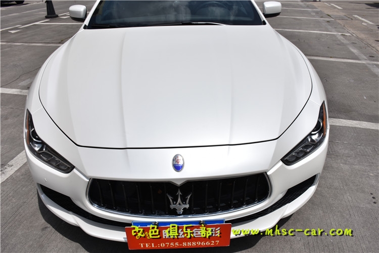 瑪莎拉蒂Ghibli車身貼膜改色施工德國PWF電光金屬白