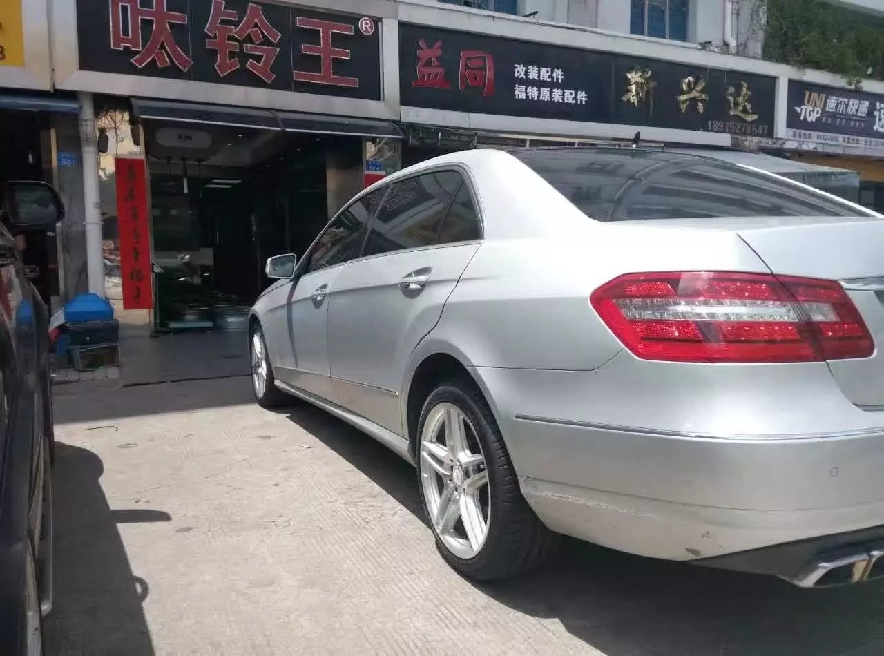 奔馳，裝18寸 原裝 AMG 、完工！