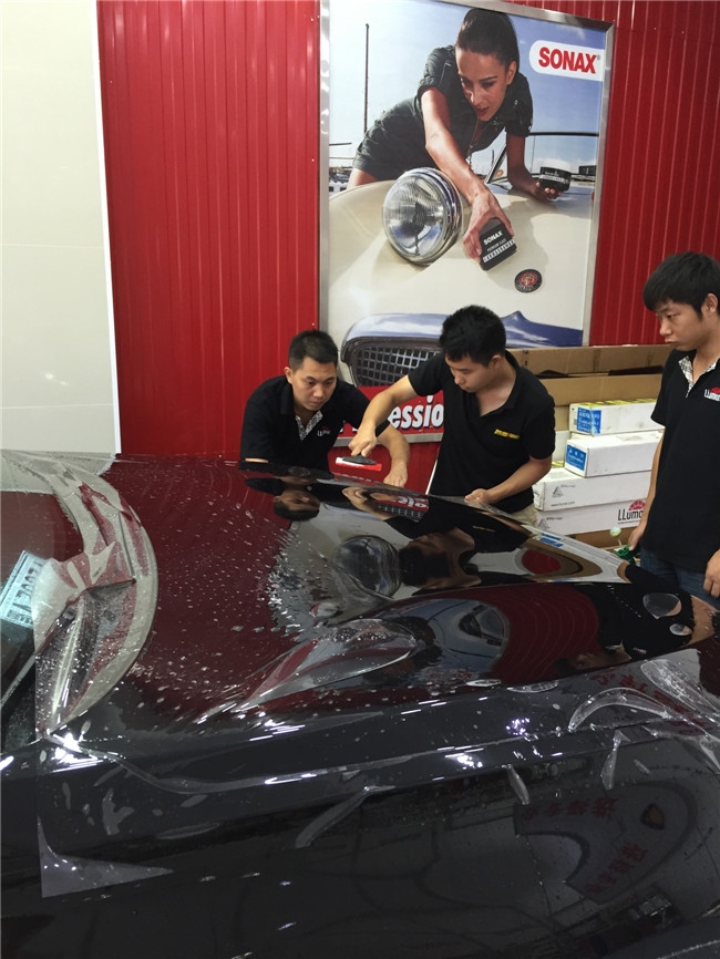 寶馬X5艾利隱形車衣犀牛皮透明保護(hù)膜