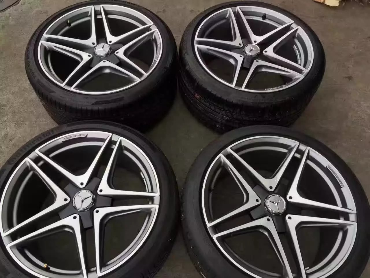 奔馳 C63 ? 原裝 19寸