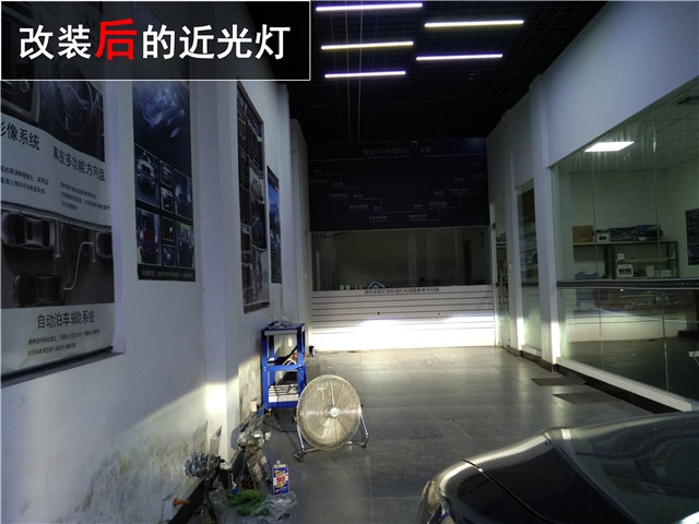 豐田凱美瑞車燈升級(jí)原裝海拉六雙氙透鏡改裝氙氣大燈升級(jí)改裝——清風(fēng)車影燈改