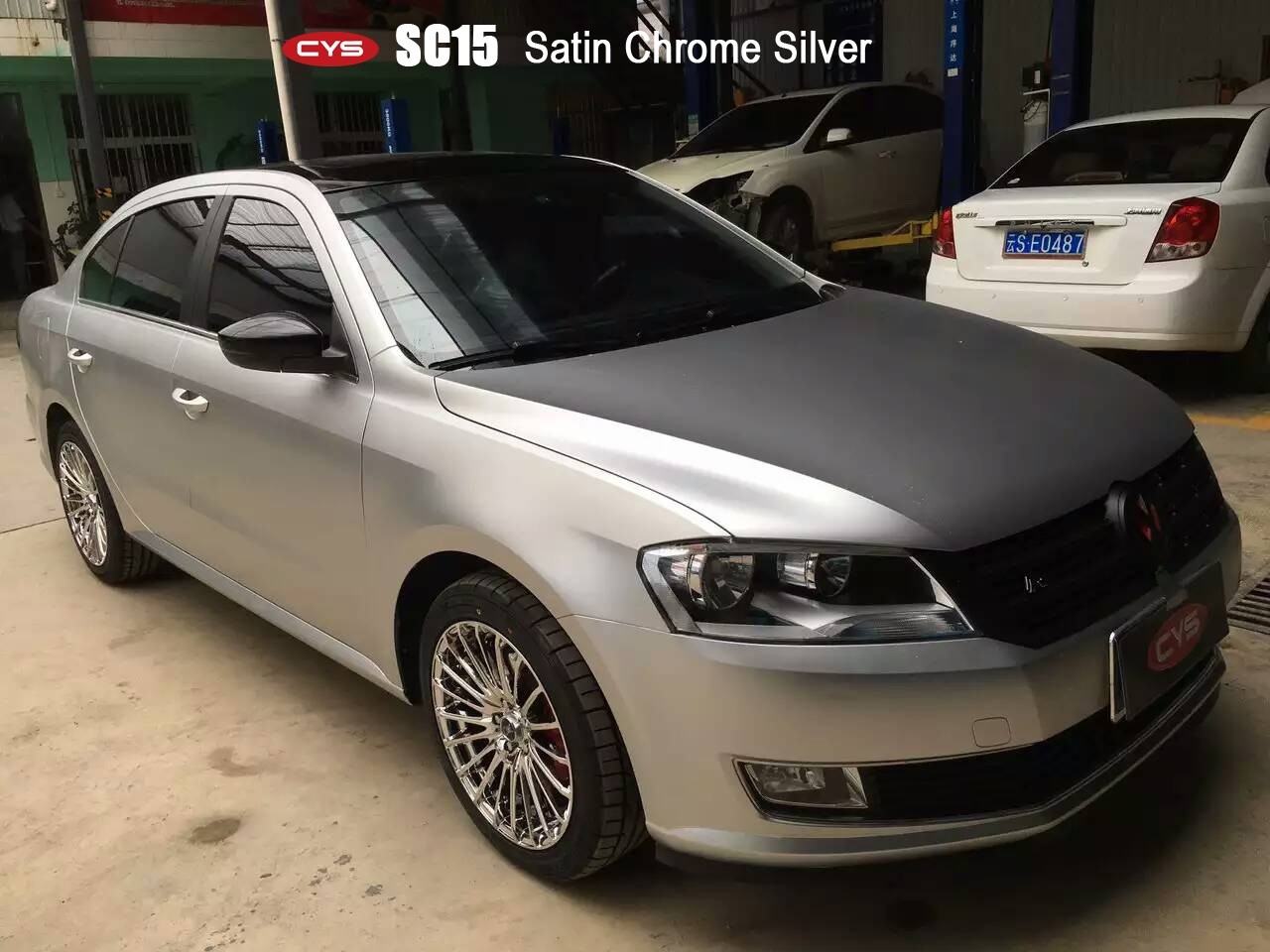 南昌 大眾邁騰綢緞冰銀 車(chē)身改色貼膜  汽車(chē)貼膜
