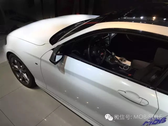 高光金屬白 寶馬235改色貼膜