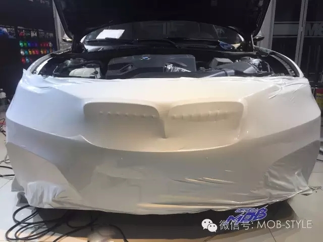 高光金屬白 寶馬235改色貼膜