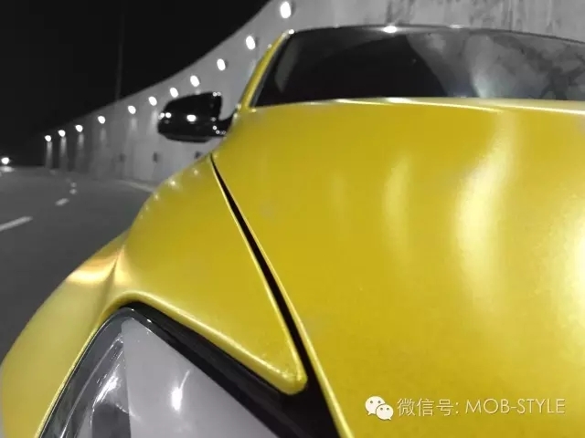 超強(qiáng)質(zhì)感 寶馬GT電光金屬黃車身改色貼膜