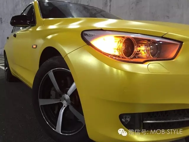 超強(qiáng)質(zhì)感 寶馬GT電光金屬黃車身改色貼膜