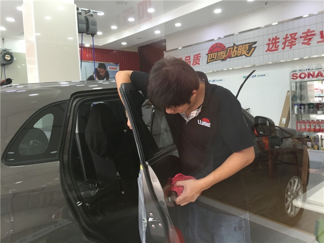 三菱勁炫全車愛思酷膜施工-四季貼膜南湖店出品