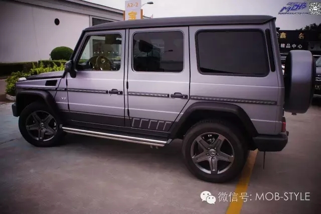 奔馳BENZ-G50拉絲金屬車身膜(深圳廣州佛山車身改色貼膜)