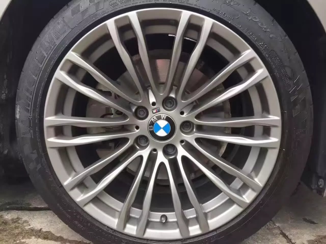寶馬，裝原裝 M5鈴 完工！
