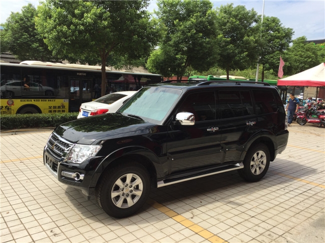 三菱帕杰羅全車龍膜太陽膜施工-四季貼膜南湖店出品