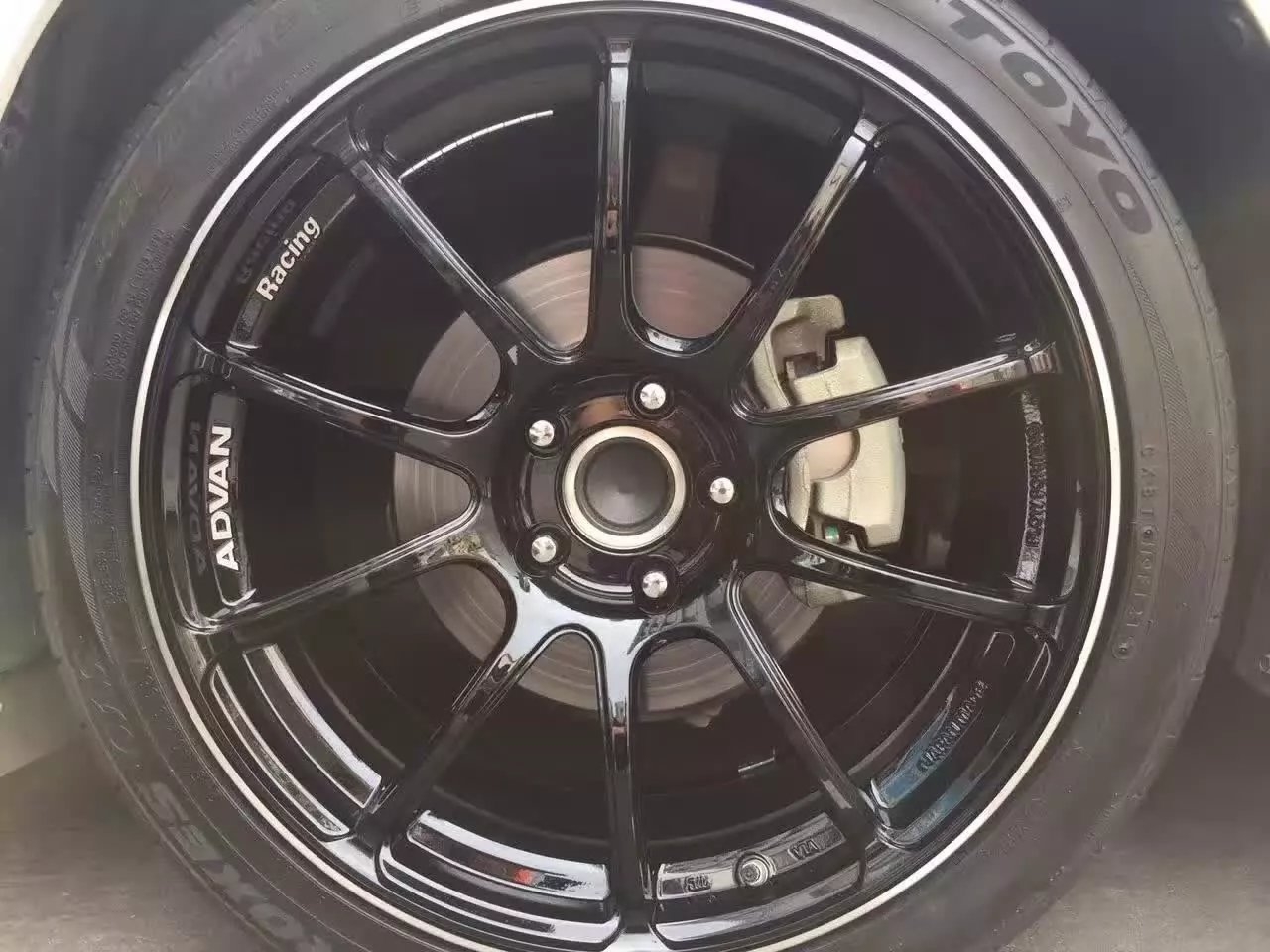 皇冠，上19寸 ADVAN 、完工！