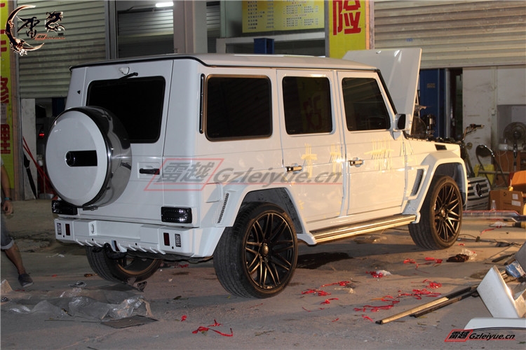 奔馳G級改裝BRABUS包圍G55G500G63G65AMG巴博斯大包圍排氣機蓋燈
