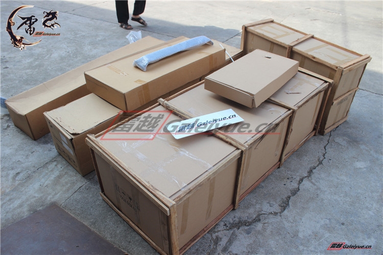 奔馳G級改裝BRABUS包圍G55G500G63G65AMG巴博斯大包圍排氣機蓋燈