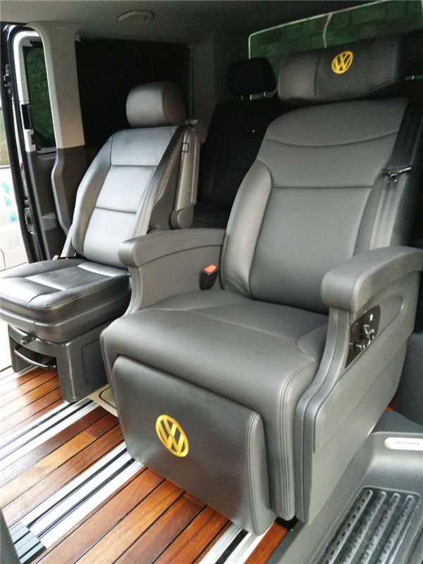 西安商務(wù)車改裝/杰歌之大眾凱路威加裝航空座椅、木地板改裝等等...