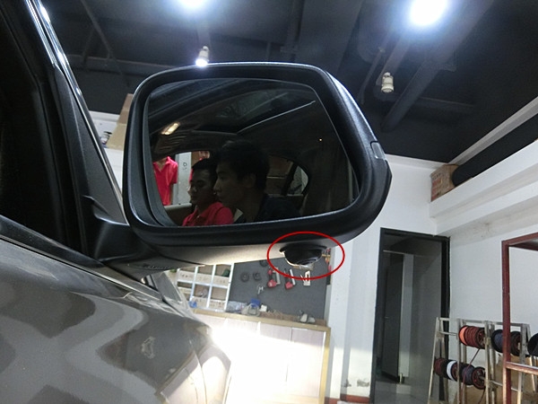寶馬3系加裝1080P超清360度道可視全景行車(chē)記錄儀_重慶渝大昌汽車(chē)音響