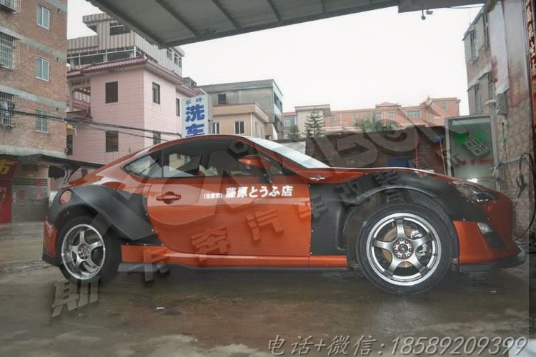 豐田86/斯巴魯BRZ加裝兔二代寬體大包圍