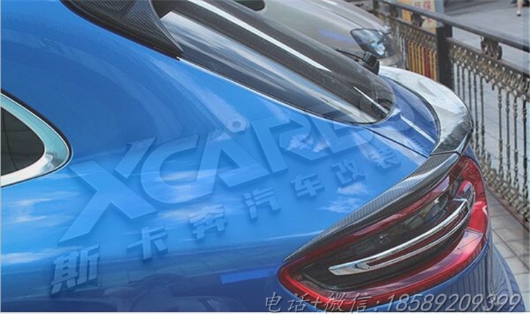 保時捷macan加裝碳纖維中翼 頂翼