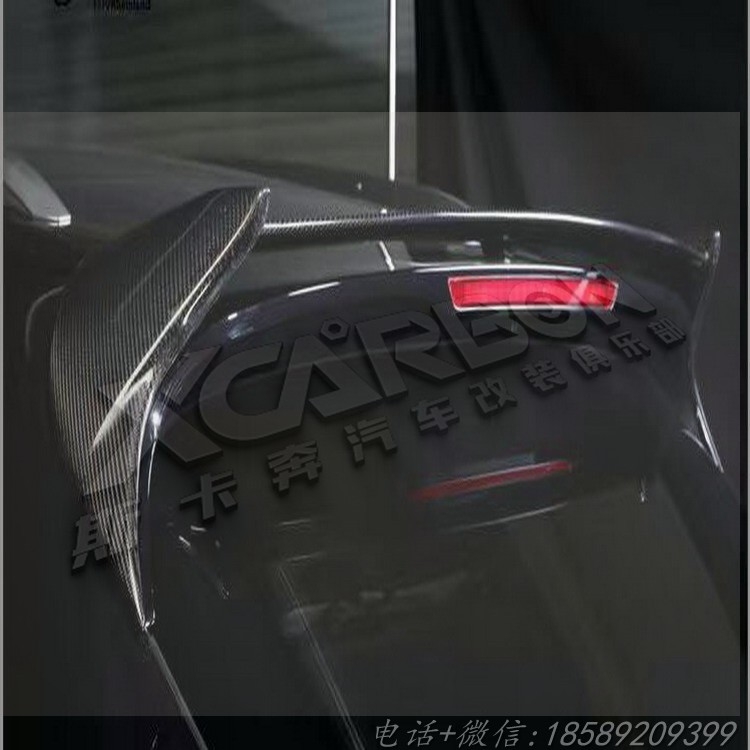 保時捷macan加裝碳纖維中翼 頂翼