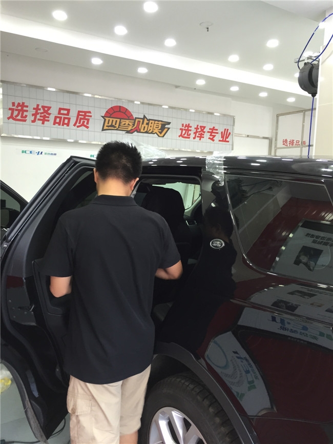 武漢四季貼膜南湖店路虎神行全車龍膜太陽膜