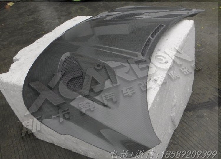 起亞K2換裝碳纖維開孔引擎蓋