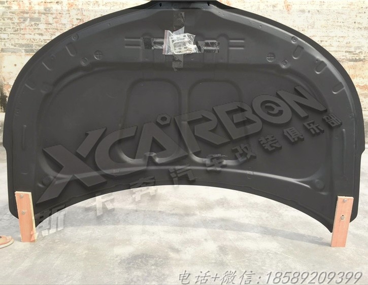 起亞K2換裝碳纖維開孔引擎蓋