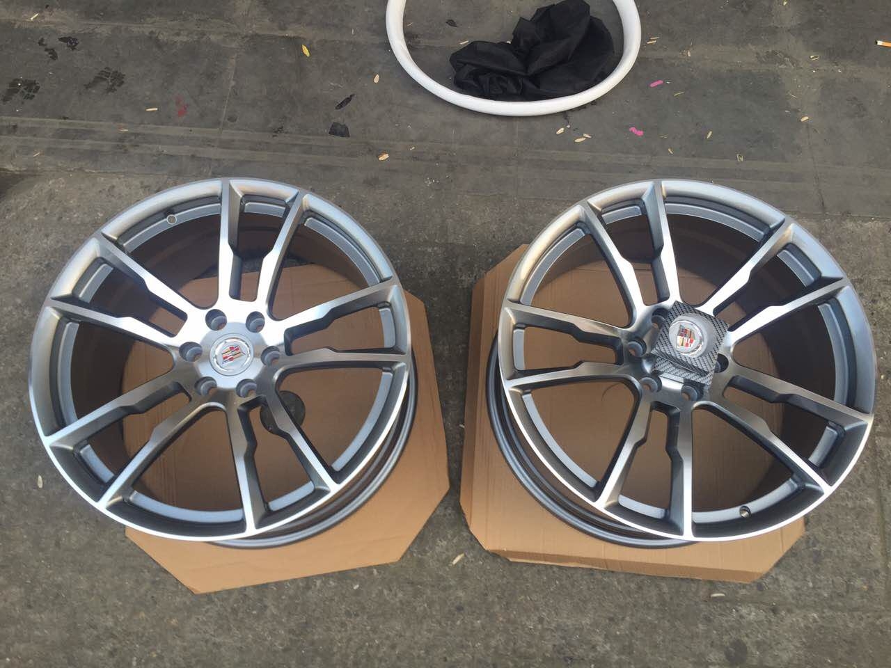 凱迪拉克SRX 升級(jí)私人定制鍛造。20寸 661胎齡