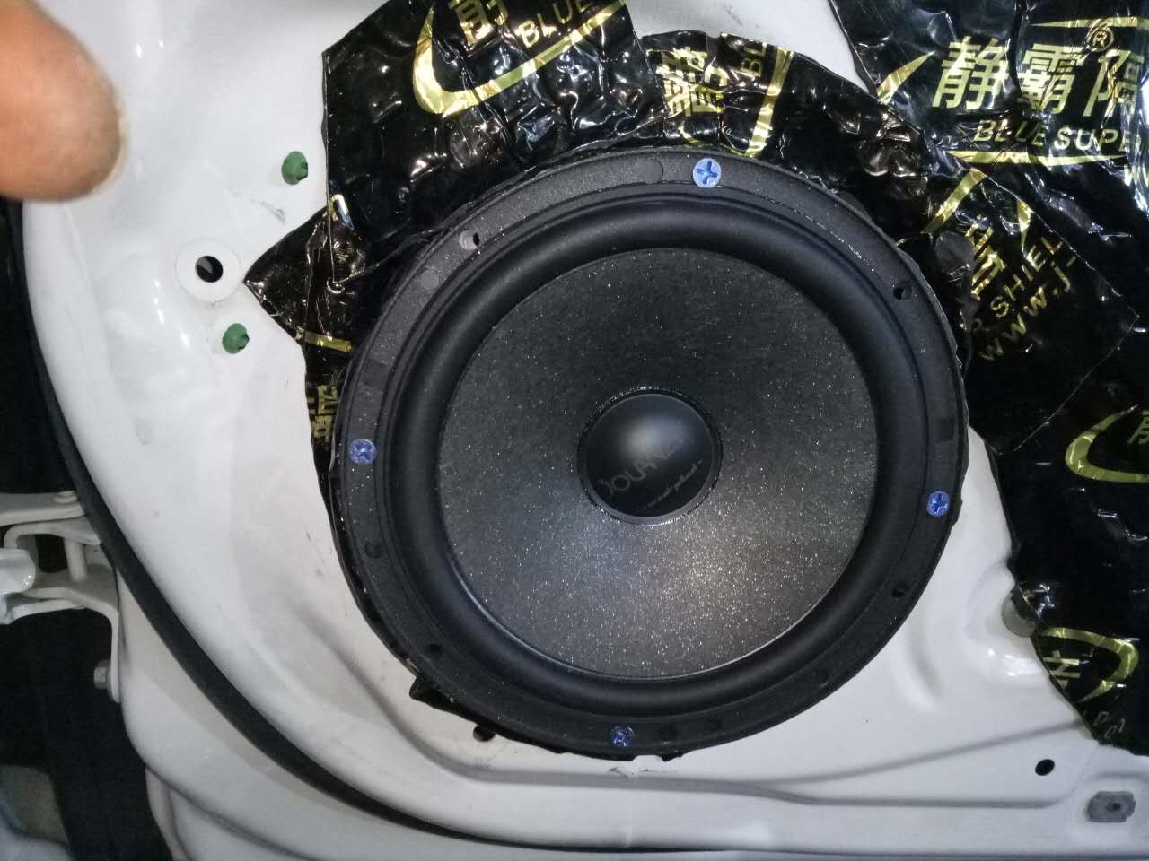 哈爾濱冠美汽車音響改裝雪佛蘭邁銳寶哈曼套裝喇叭