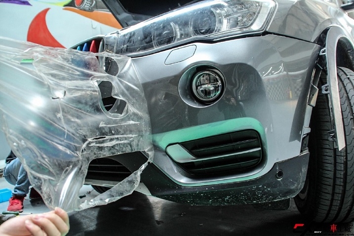 寶馬車碰擦了油漆既然沒事？ ？  ？   ？
