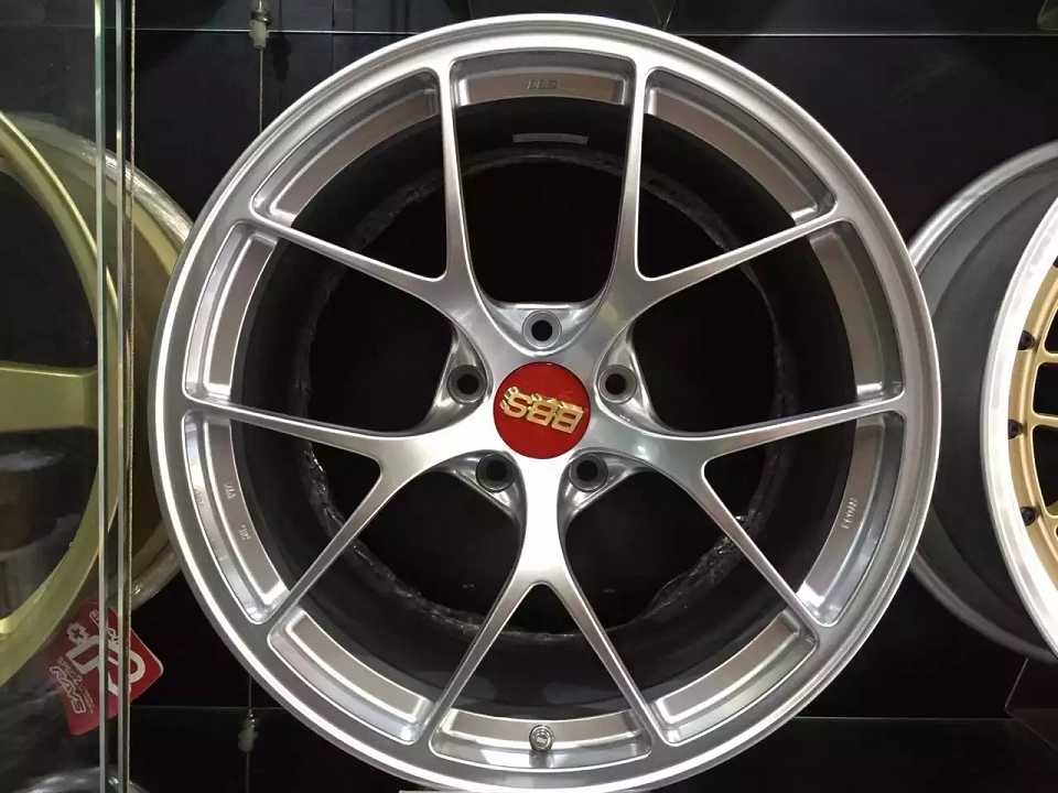 寶馬，上 19寸 頂級 鍛造 日本 BBS RI-D ！