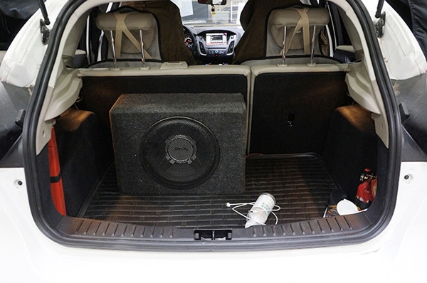 重慶汽車音響改裝案例之福特新?？怂挂繇懜难b意大利史泰格喇叭【重慶渝大昌】