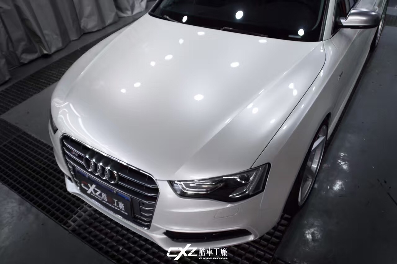 法國 HEXIS  小珠光貝殼白+透明膜+車頂鋼琴黑（奧迪S5）
