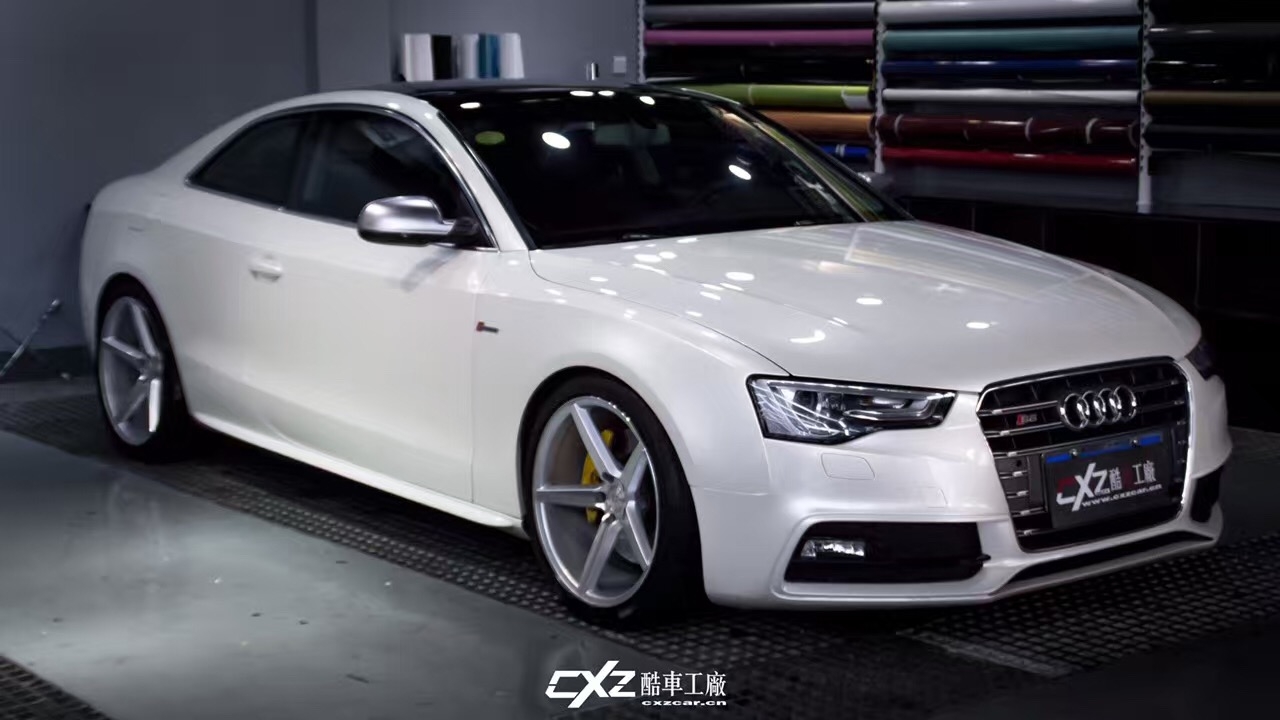 法國 HEXIS  小珠光貝殼白+透明膜+車頂鋼琴黑（奧迪S5）