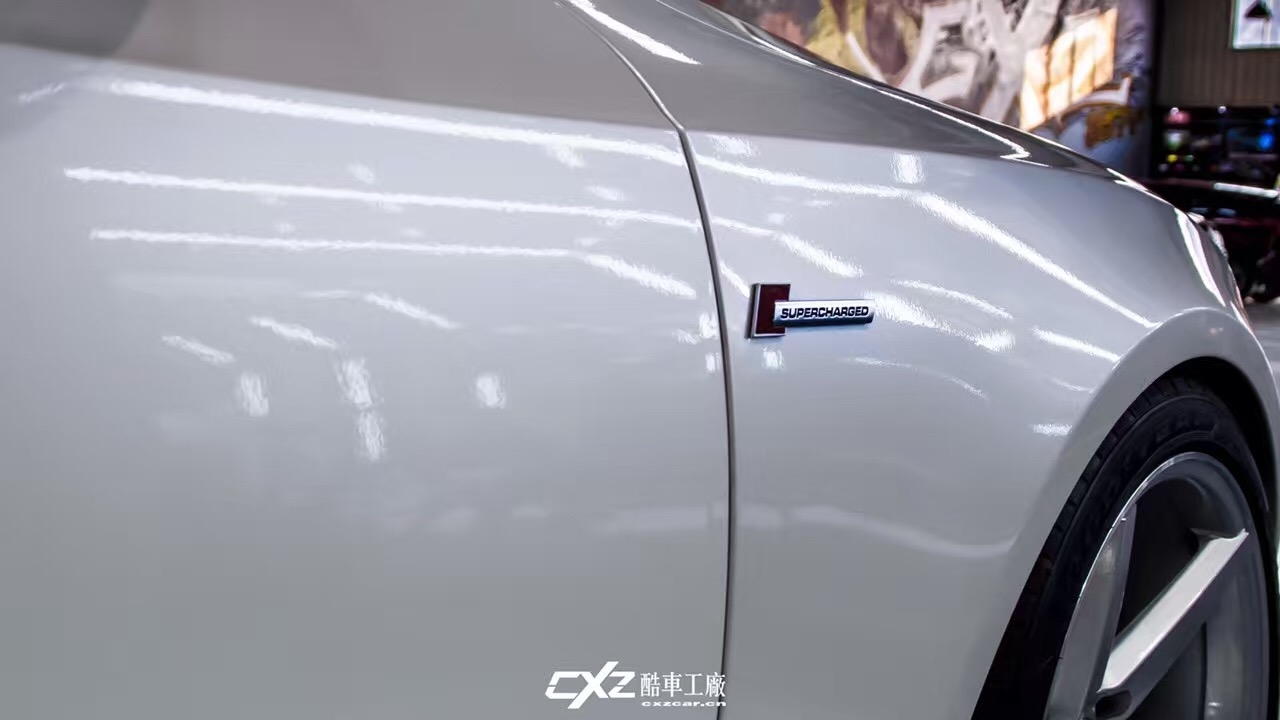 法國 HEXIS  小珠光貝殼白+透明膜+車頂鋼琴黑（奧迪S5）