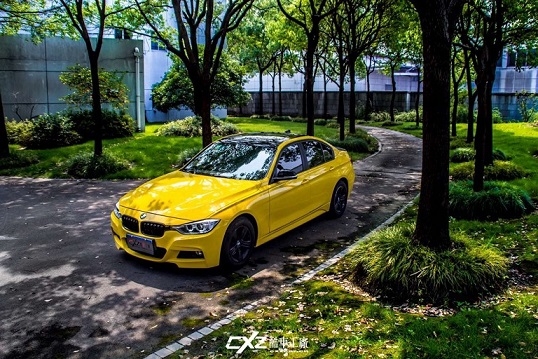 法國(guó) HEXIS  亮光黃+車頂鋼琴黑+中網(wǎng)鋼琴黑（寶馬320）