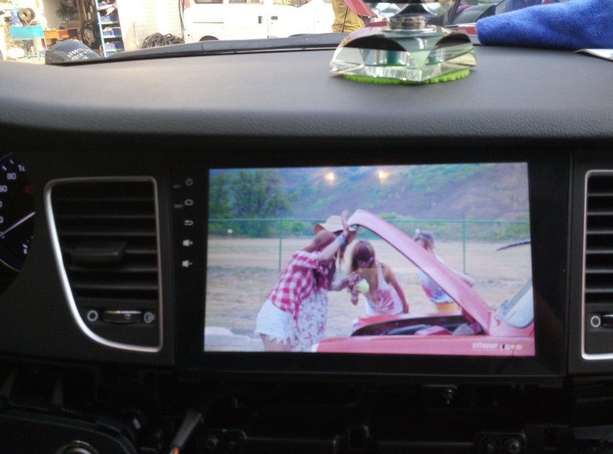 現(xiàn)代名圖換四核安卓大屏