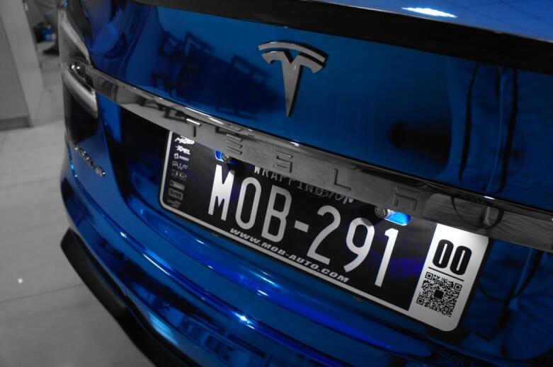 特斯拉MODEL S 施工日本鏡面電鍍藍(lán)（深圳廣州改色貼膜）