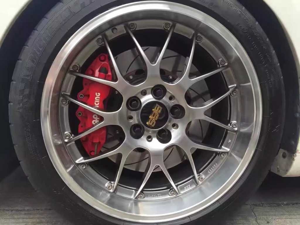 英菲尼迪 G37 ，上 19寸 BBS 。